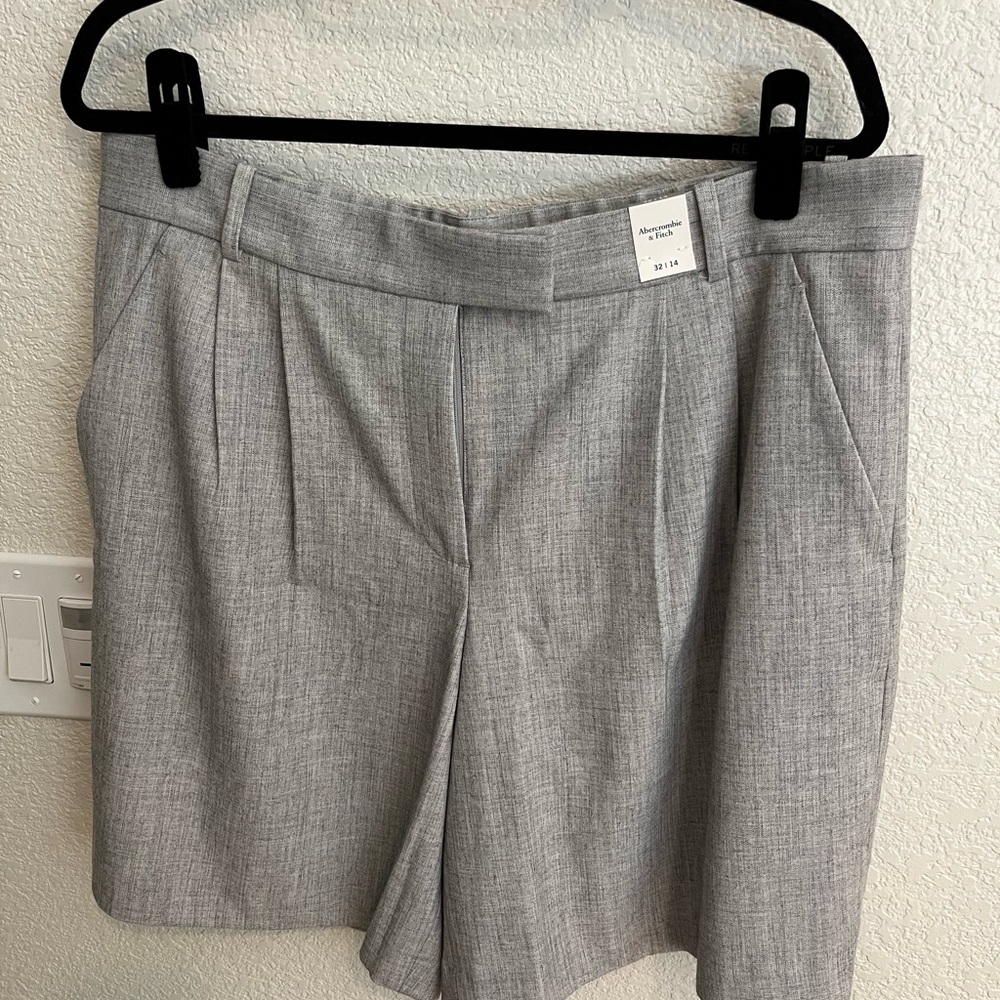 NWT - Abercrombie and Fitch Gray Women's Dress Shorts